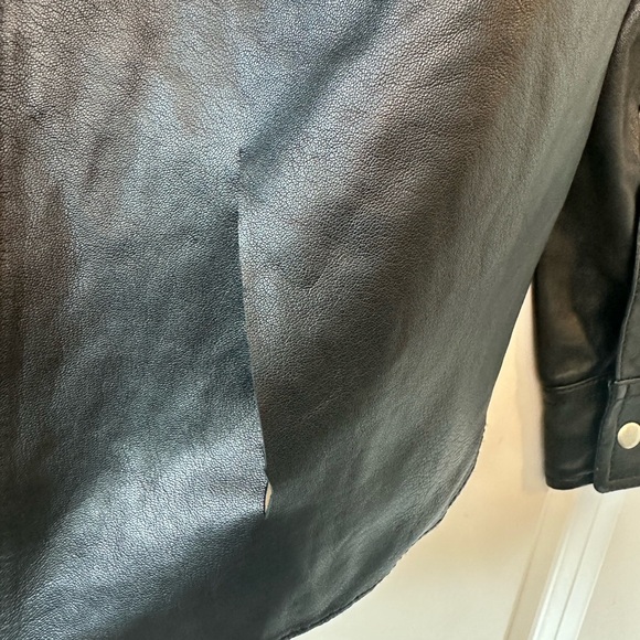 NEW Leon & Harper Designer Black 100% Lambs Leather Ruffle Snap Button Shirt, M - Picture 10 of 10